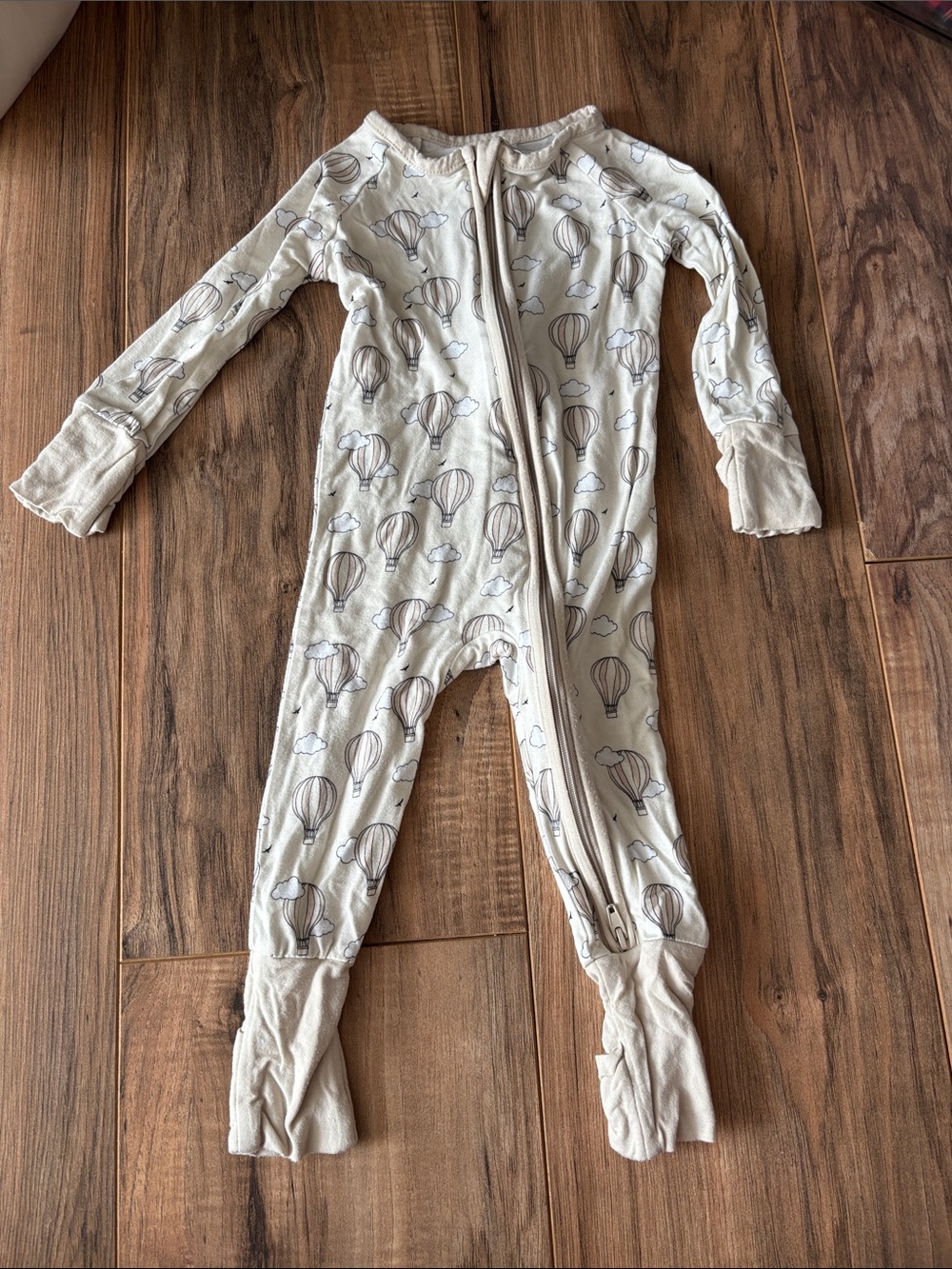 SHEIN Cream Hot Air Balloon Print Footie